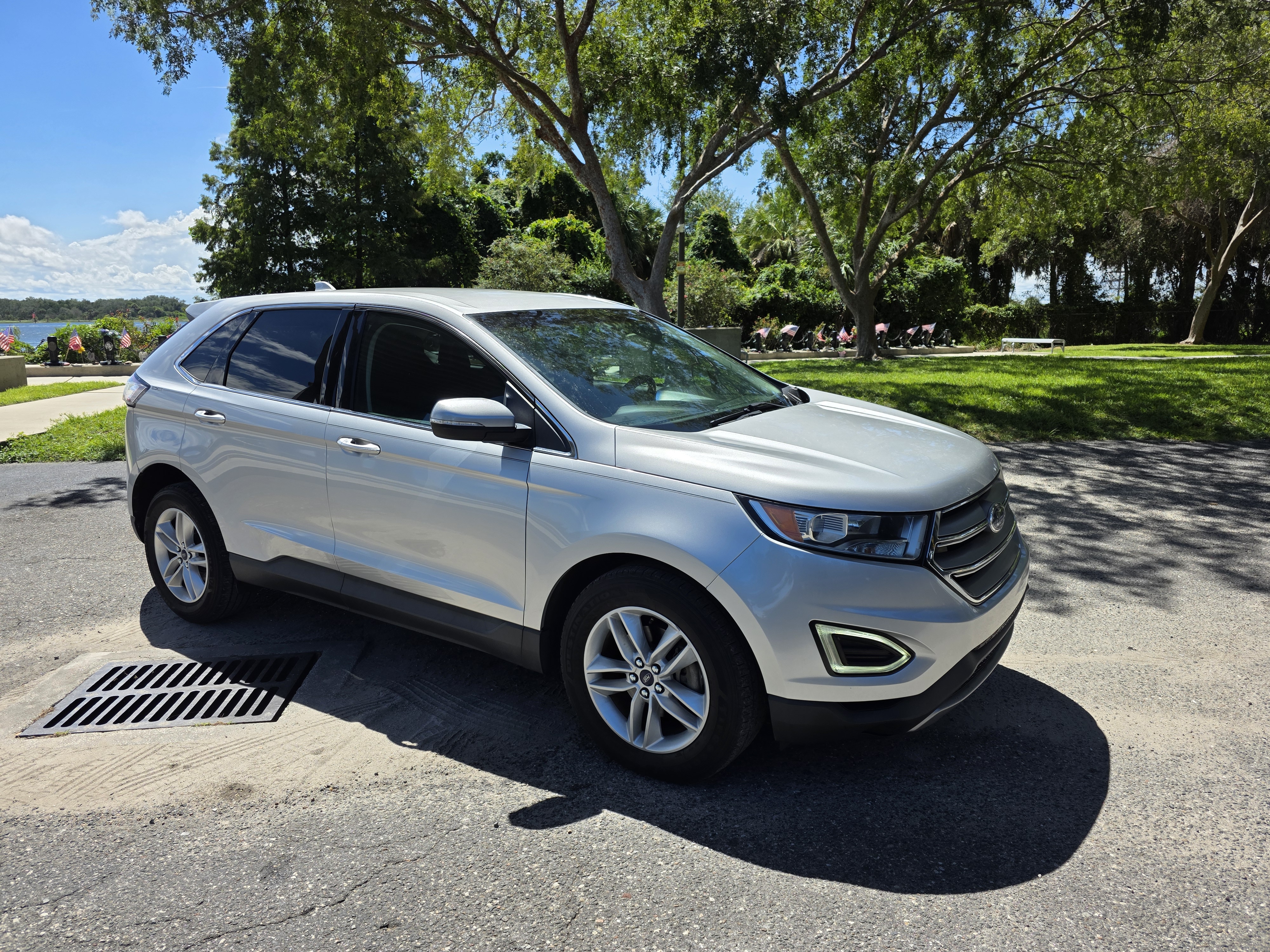2016 Ford Edge SEL - 11
