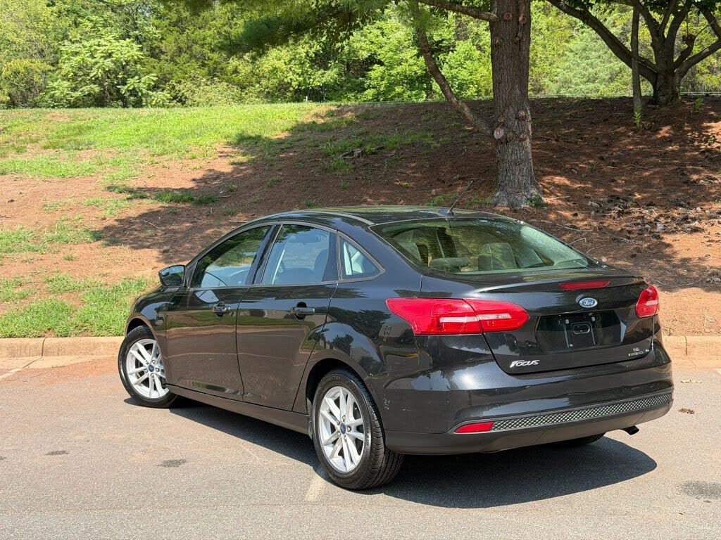 Black Ford Focus 2017 - 2
