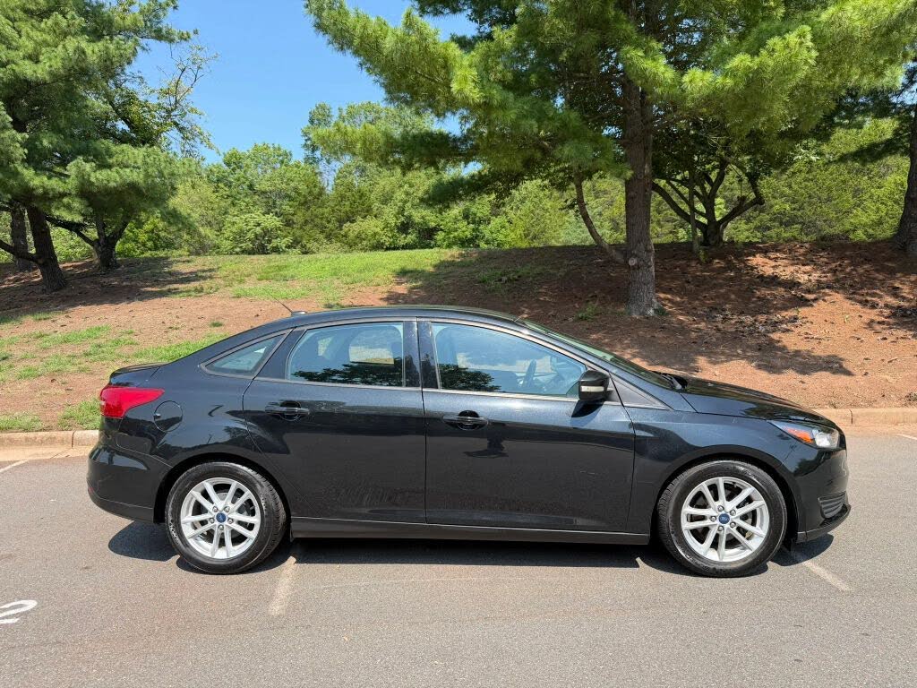 Black Ford Focus 2017 - 5