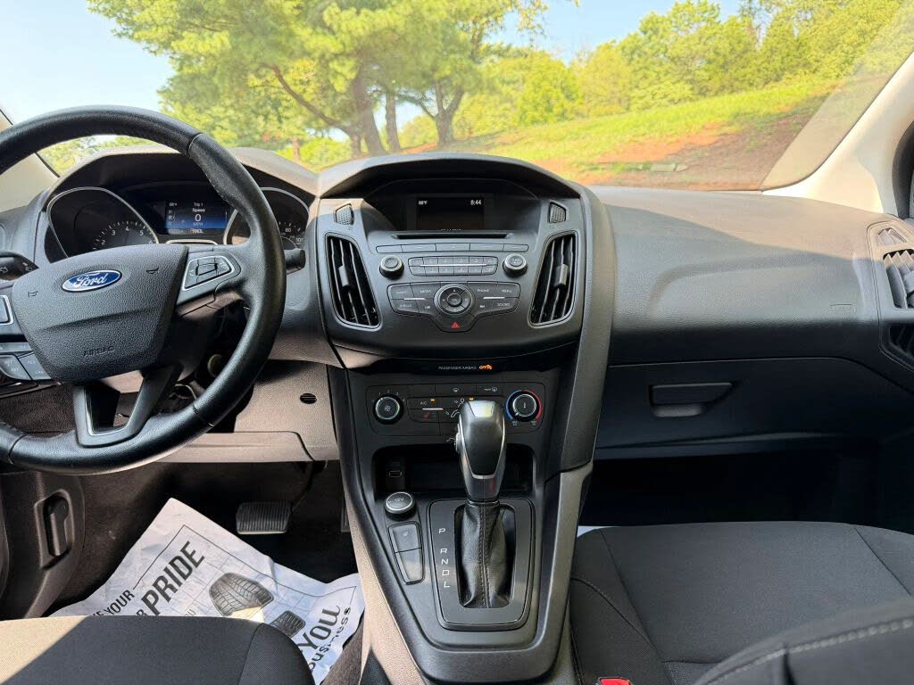 Black Ford Focus 2017 - 6
