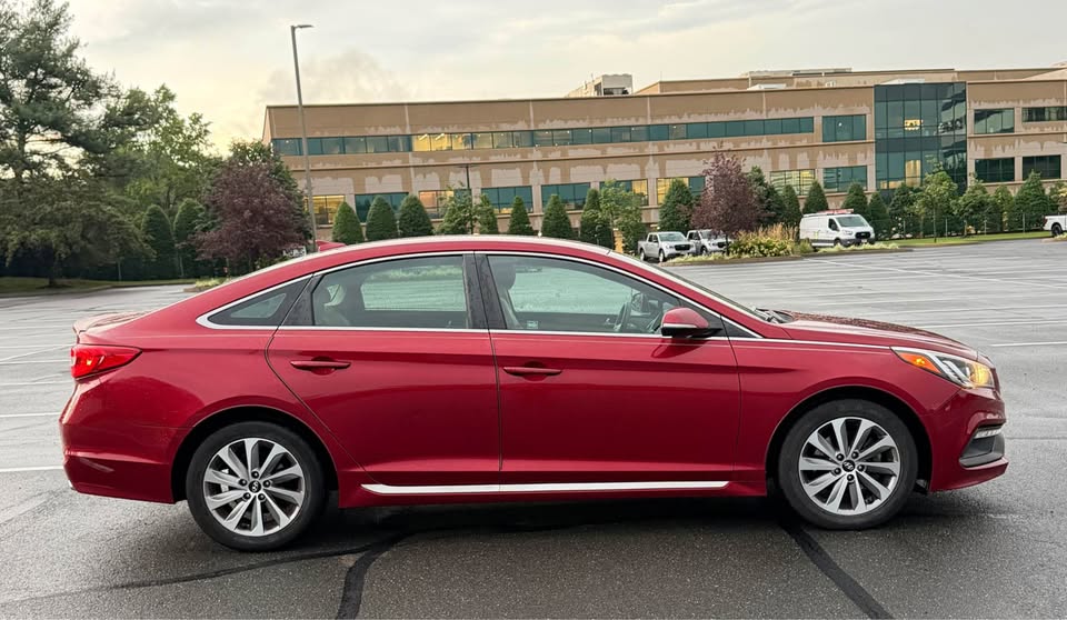 2016 Hyundai Sonata Base - 2