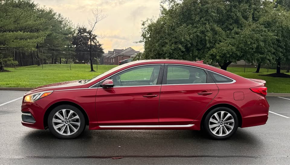 2016 Hyundai Sonata Base - 3