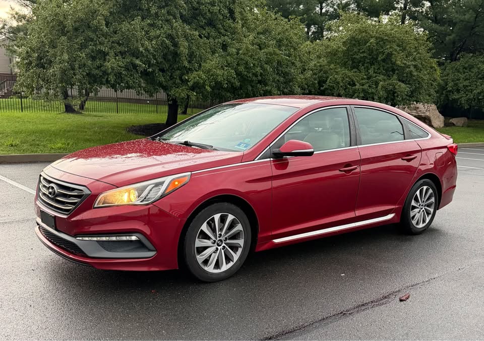 2016 Hyundai Sonata Base - 4