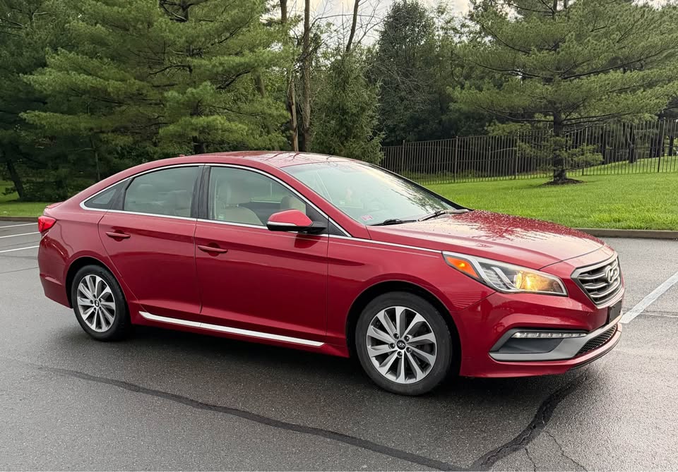 2016 Hyundai Sonata Base - 5