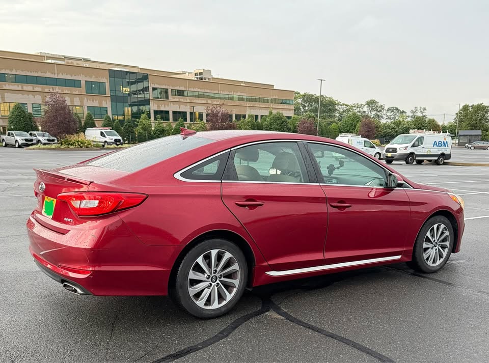 2016 Hyundai Sonata Base - 7