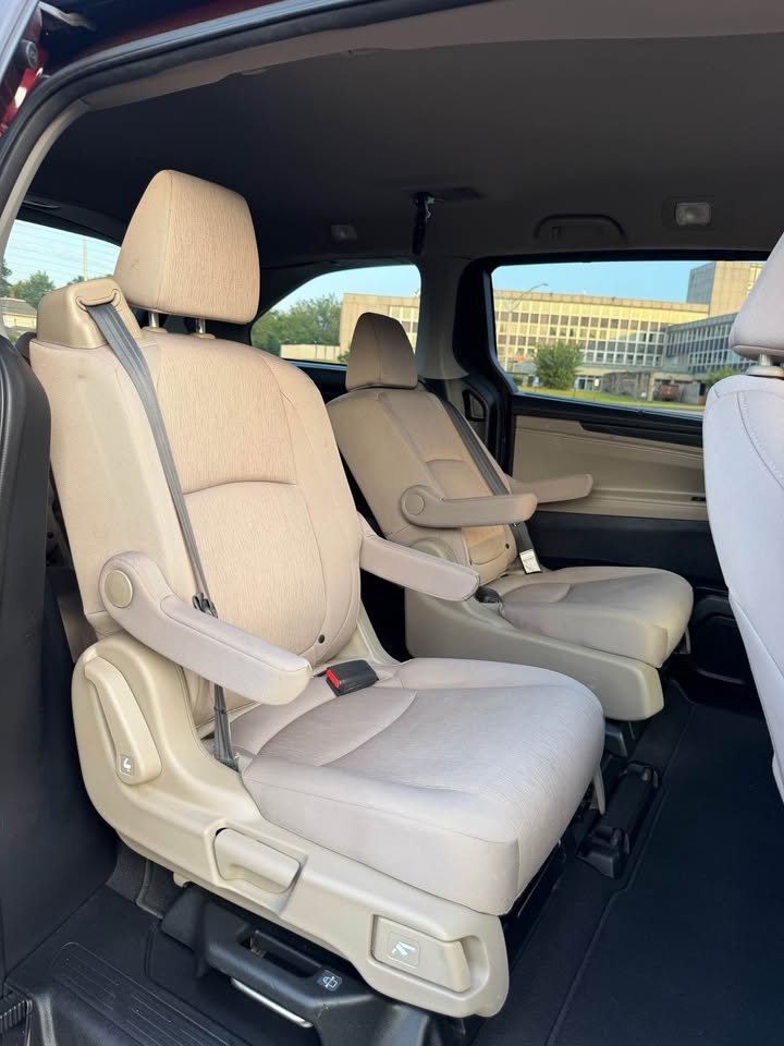 2018 Honda Odyssey EX - 12