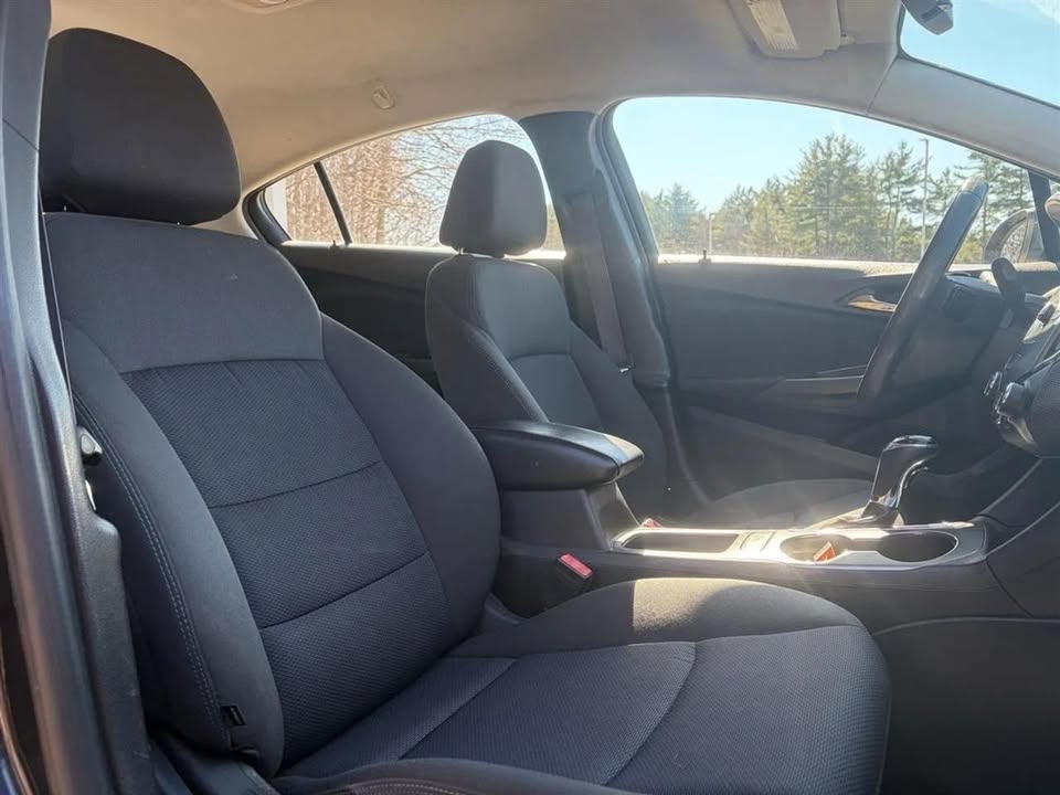 2016 Chevrolet Cruze LT Auto - 11
