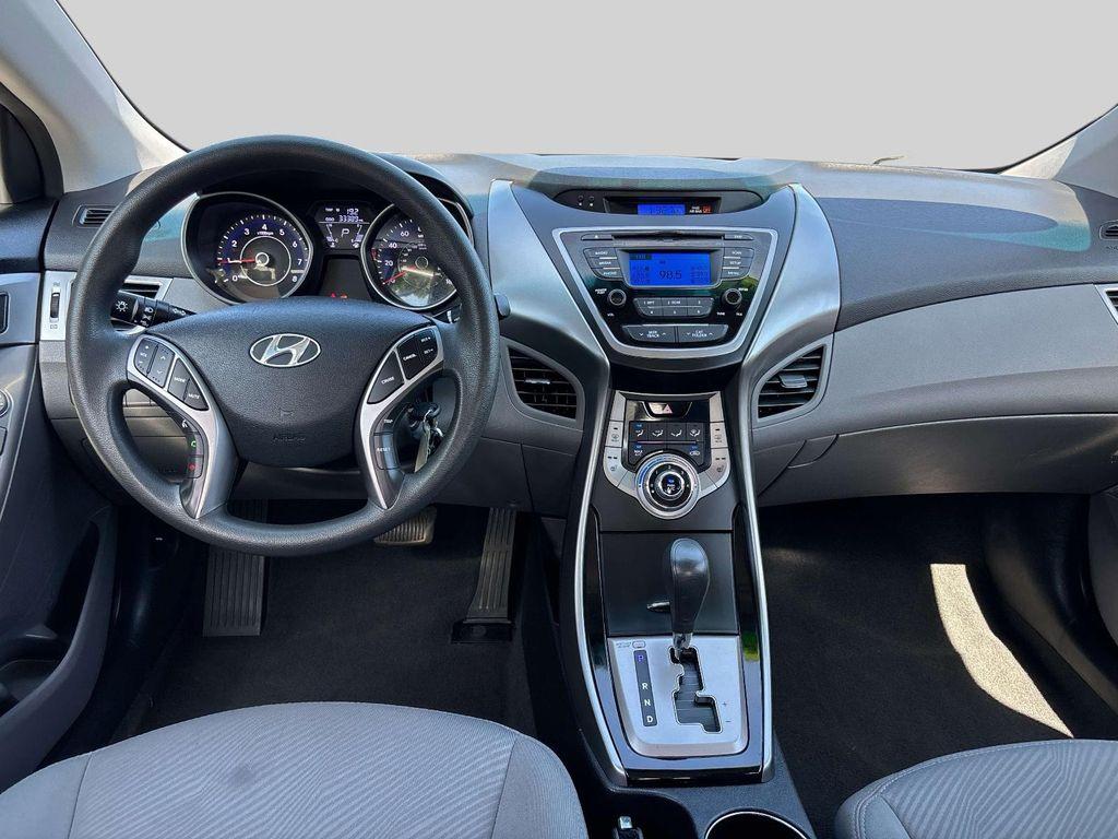Hyundai Elantra 2016 - 11