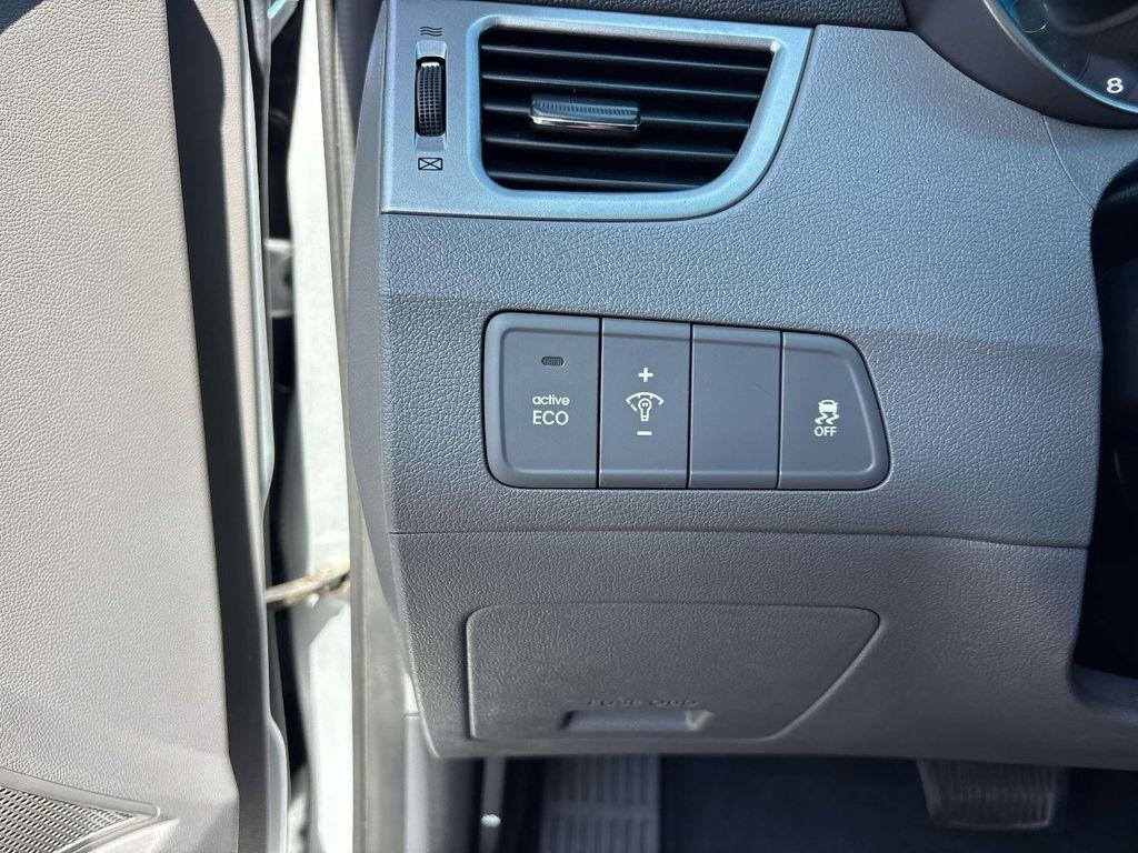 Hyundai Elantra 2016 - 14