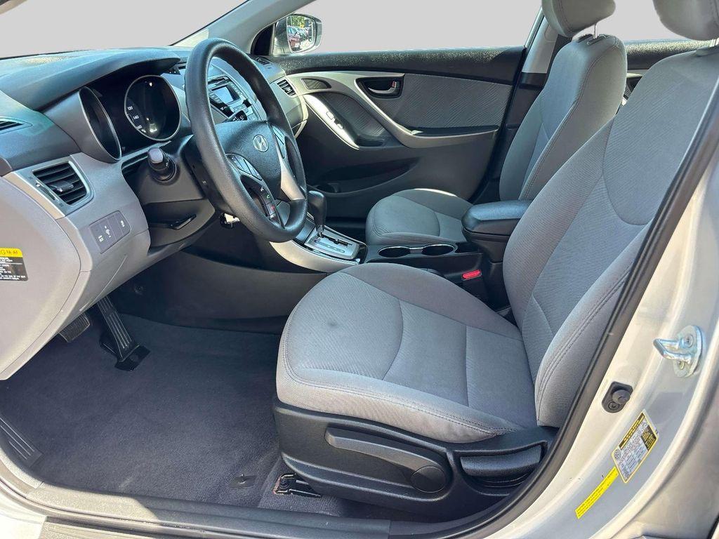 Hyundai Elantra 2016 - 18