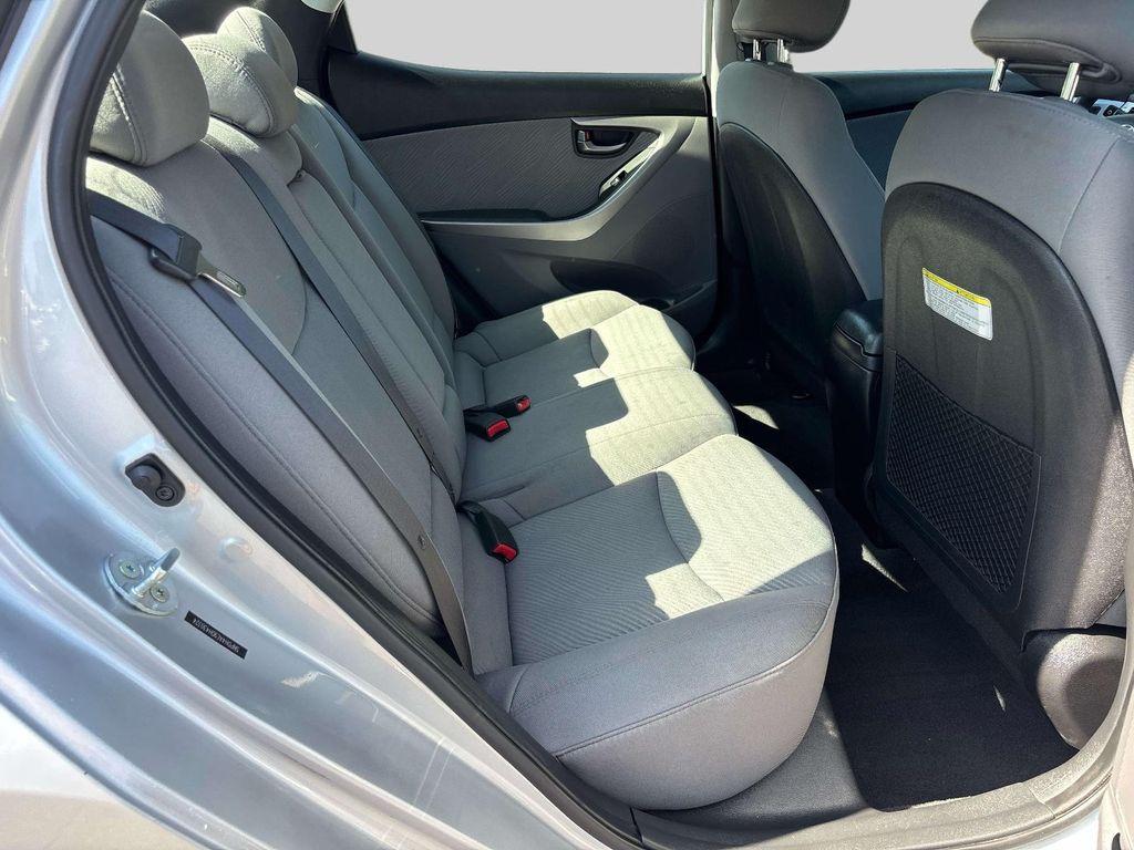 Hyundai Elantra 2016 - 20