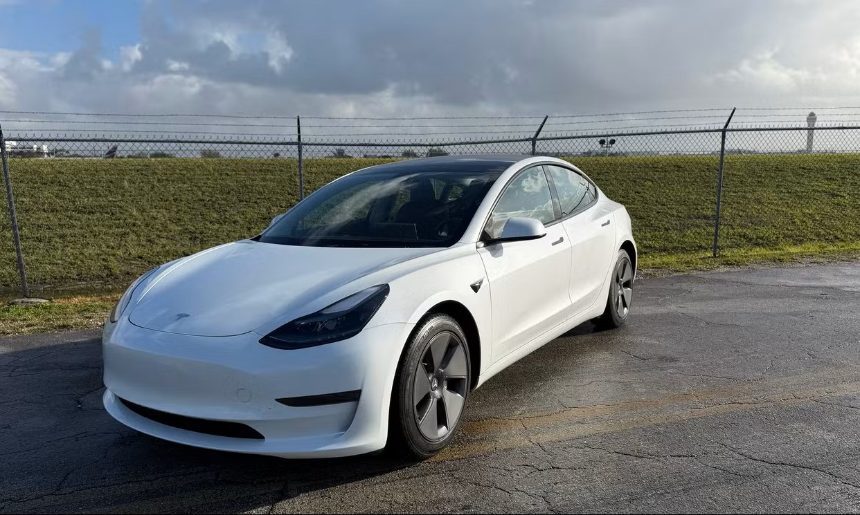 2023 Tesla Model 3 Base - 4
