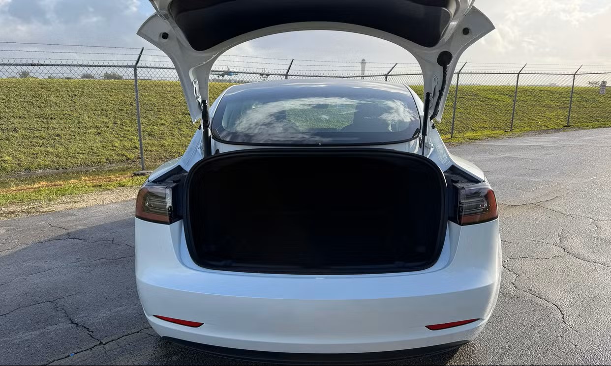 2023 Tesla Model 3 Base - 9