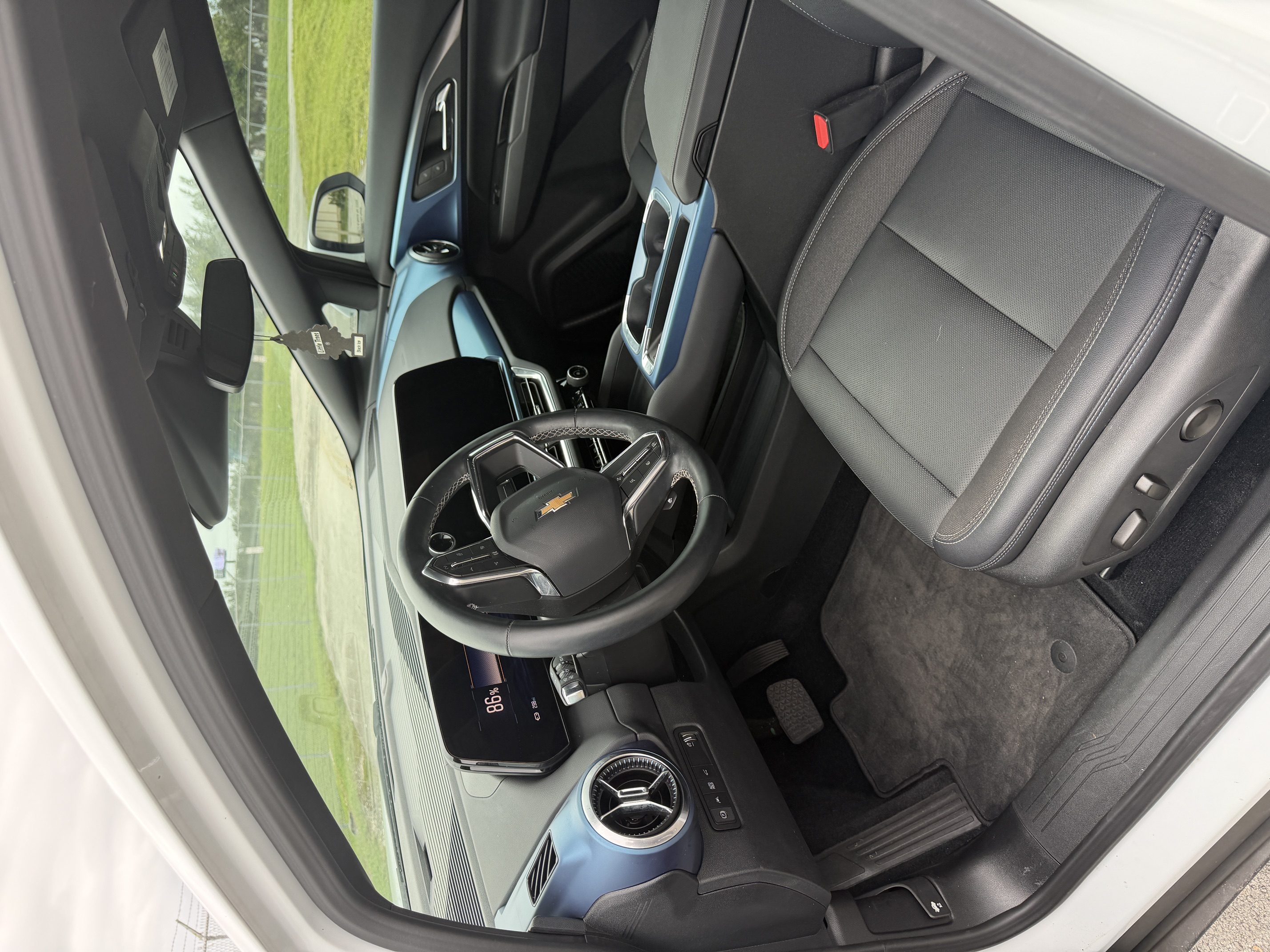 2025 Chevrolet Equinox EV LT - 5