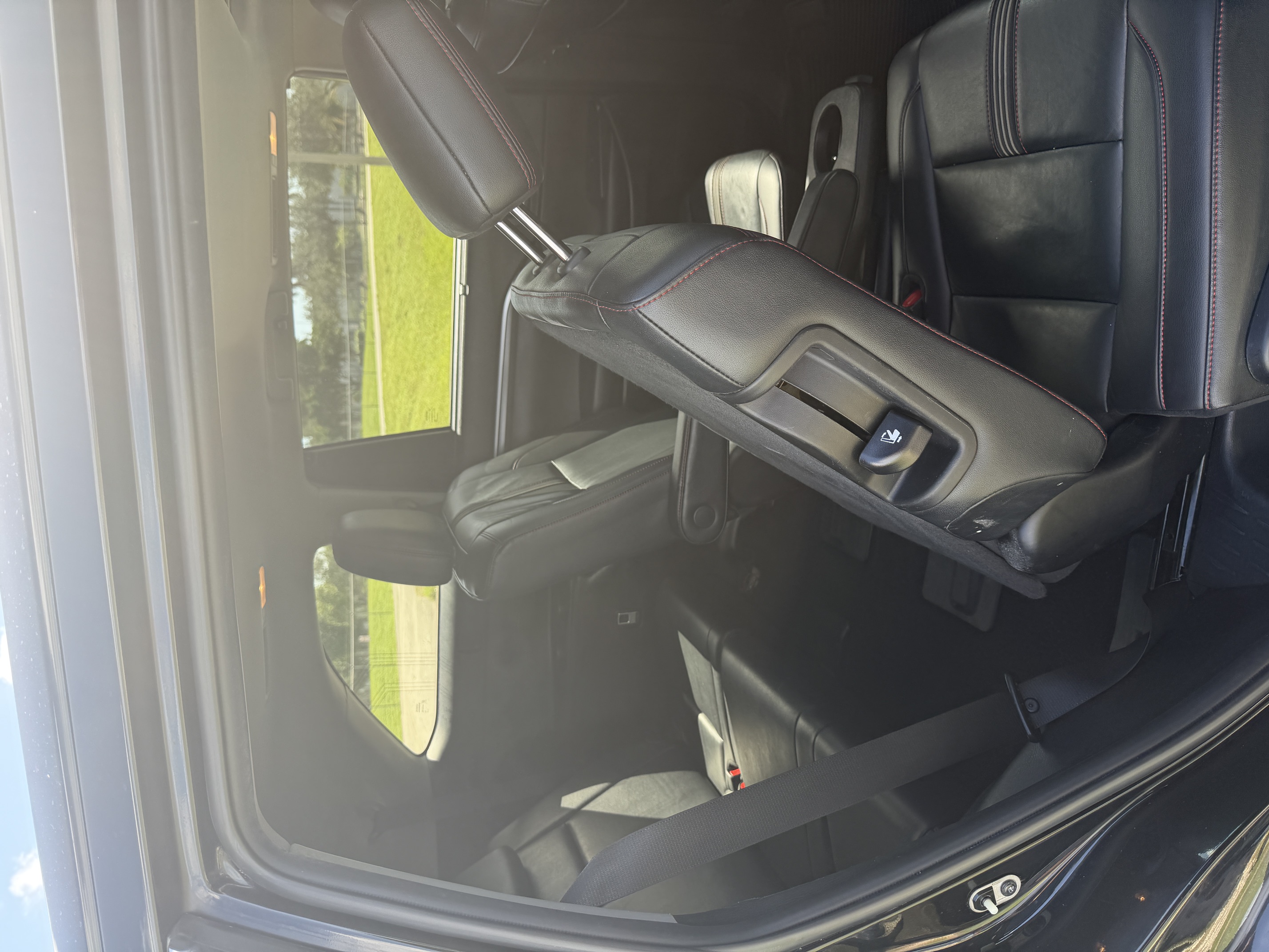 2019 Toyota Highlander SE - 8